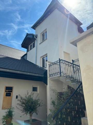 L'Annexe Du Chateau De Saint Genix Dış mekan fotoğraf